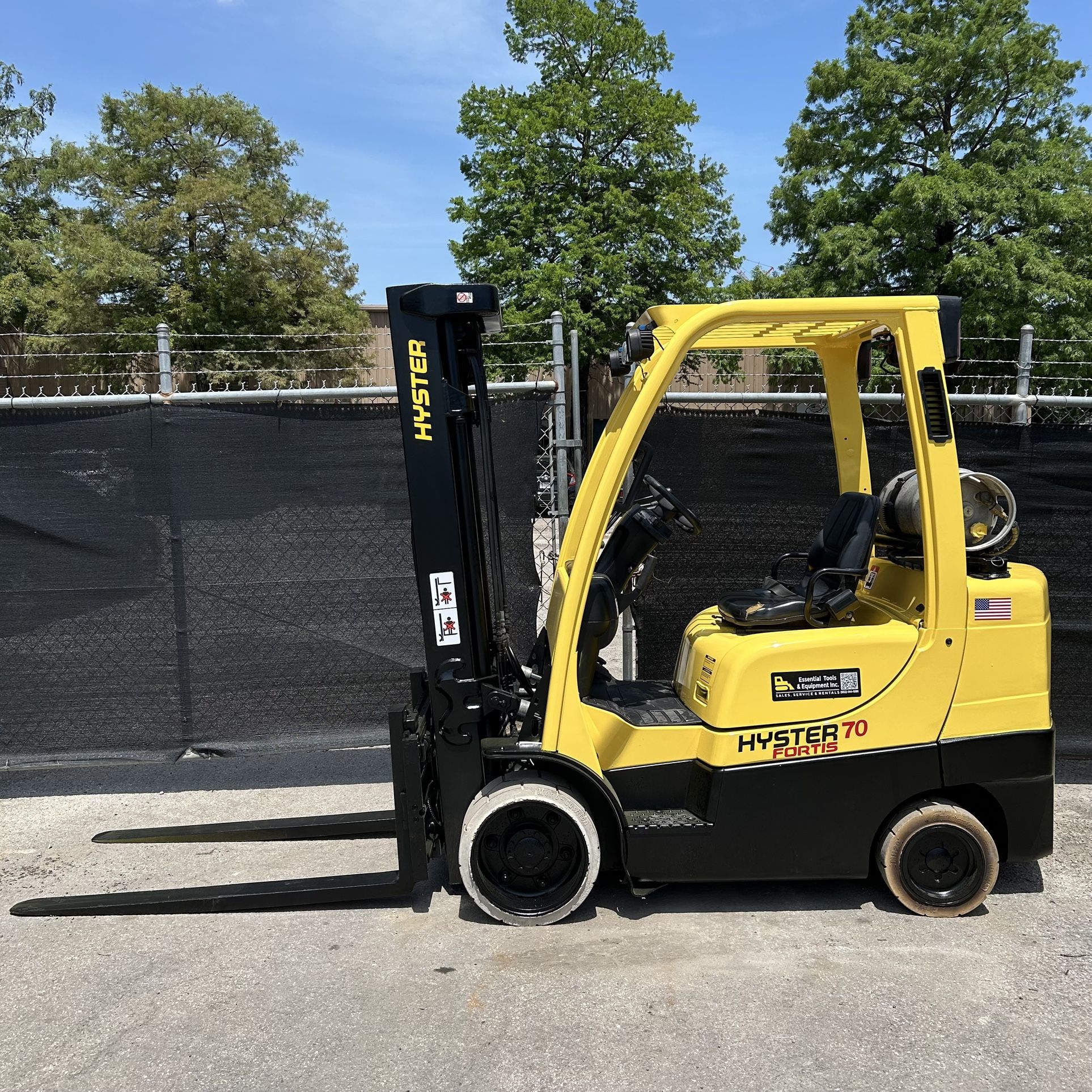 2017 Hyster S70FT Forklift 7,000lb 3-Stage Mast Propane Cushion 4-Way Shift