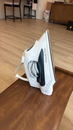 Rowenta DW2070 Effective Comfort 1600-Watt Steam Iron Stainless Steel Soleplate with Auto-Oft, 300-Hole, Blue