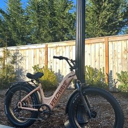 Velowave Rover Step-Thru Electric Bike – Fat Tire | LIKE NEW Bicycle E-bike