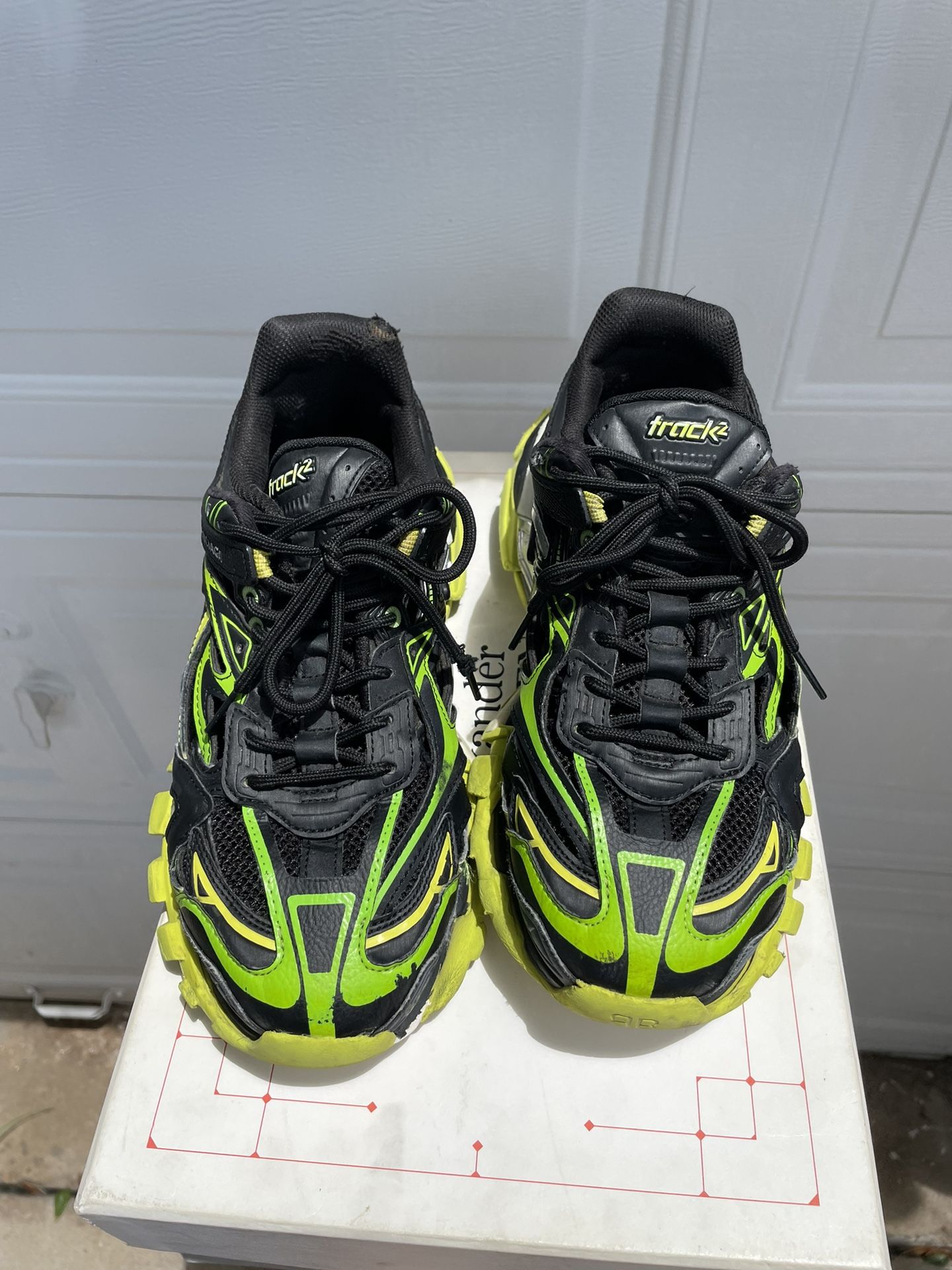 balenciaga runners sale