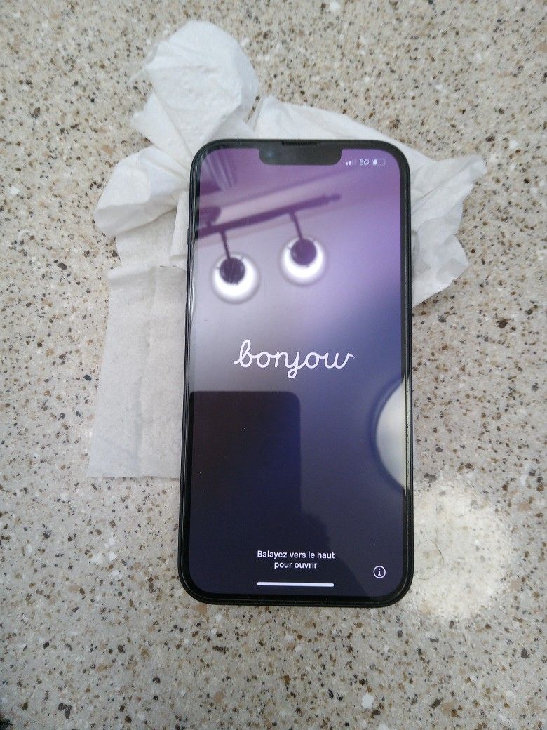 iPhone 13 With Case With 2025 Soundcloud iPhone Earbuds