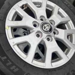 Toyota Tacoma wheels and tires 2024-2026