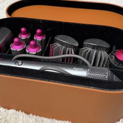 Dyson Airwrap Complete — excellent condition