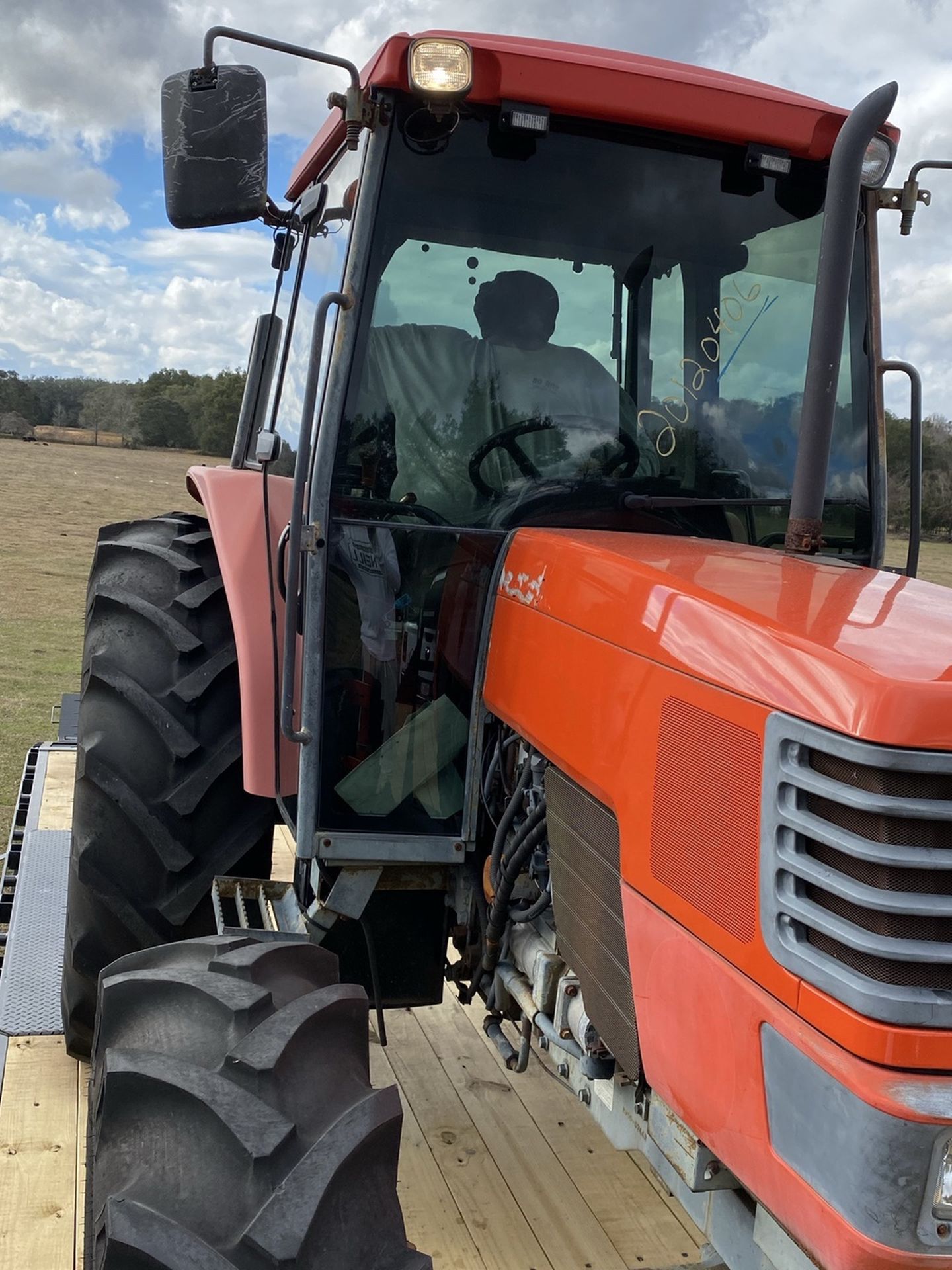 Kubota Tractor M-900 Tractor 4x4 3261 Hours On Meter