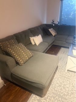 Sectional chase couch