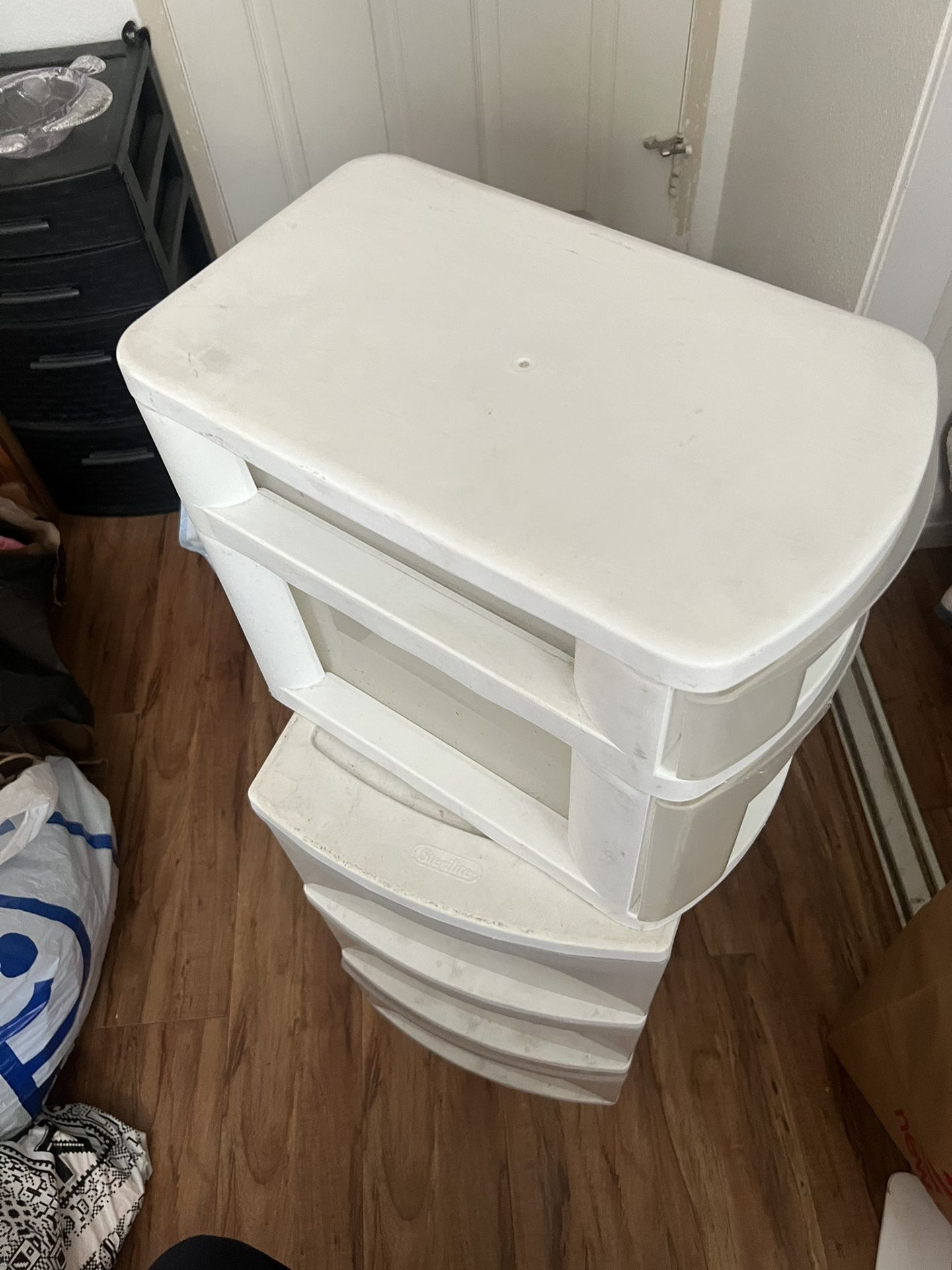 Plastic Storage Containers Small & Medium