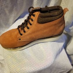 Work shoes size 10.5