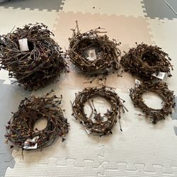 Red Blue and Gold Pip Berry Wreaths Rings