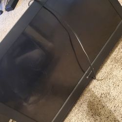 Element 32 Inch TV With Wall Mount