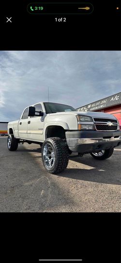 Chrome rims and tires 22x12 with 35”