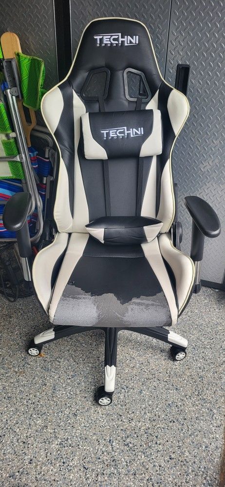 Office Chair Other Than Peeling Evertjing Works Like It Should "Moving "