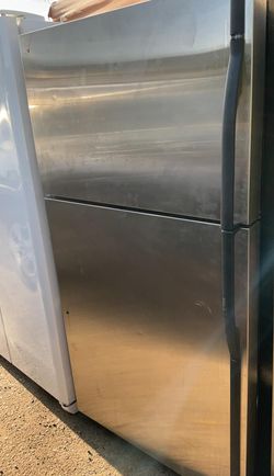 Kenmore Top Mount 27" Apartment Size Stainless Steel Fridge
