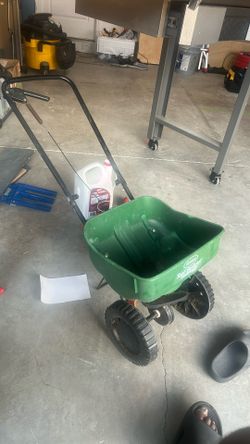 Scott Turf Builder Spreader 15lbs