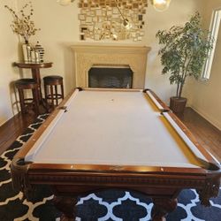 Pool table American heritage 8ft ( free delivery & set up & new color felt of your choice )