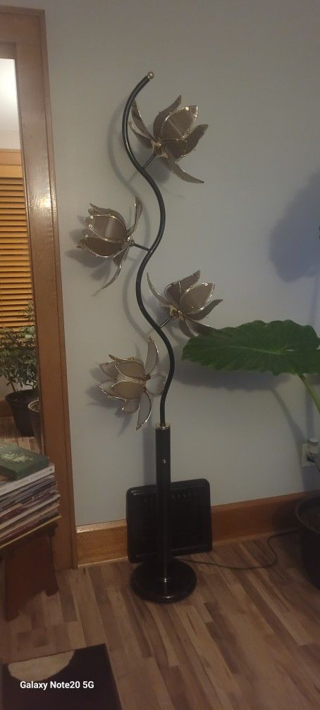 Vintage 1970s Era Hollywood Regency Lotus Flower Floor Lamp