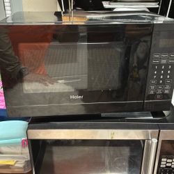 900 Watt RCA Microwave 