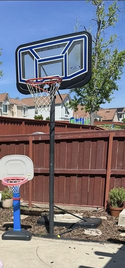 LIFETIME Basketball court