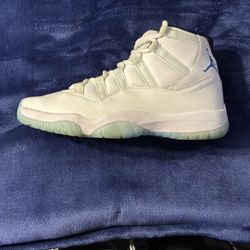 Jordan 11 Legend blue