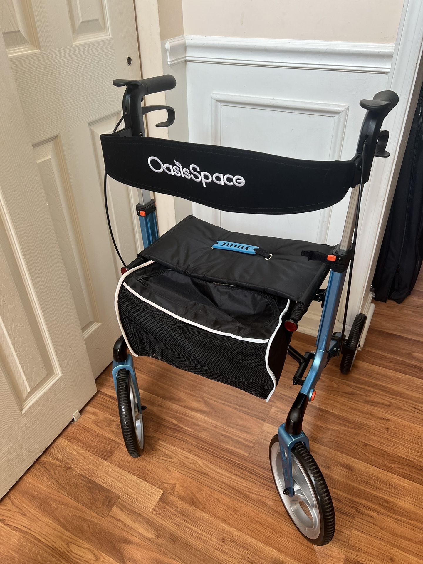 Oasis Space Rollator Walker