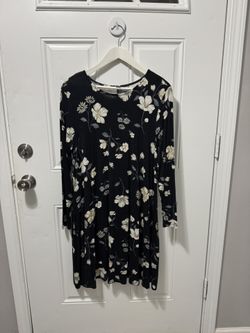 Old Navy Black Floral Long Sleeve Dress. Women’s Size Large.