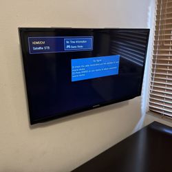32” Samsung Flat Screen TV