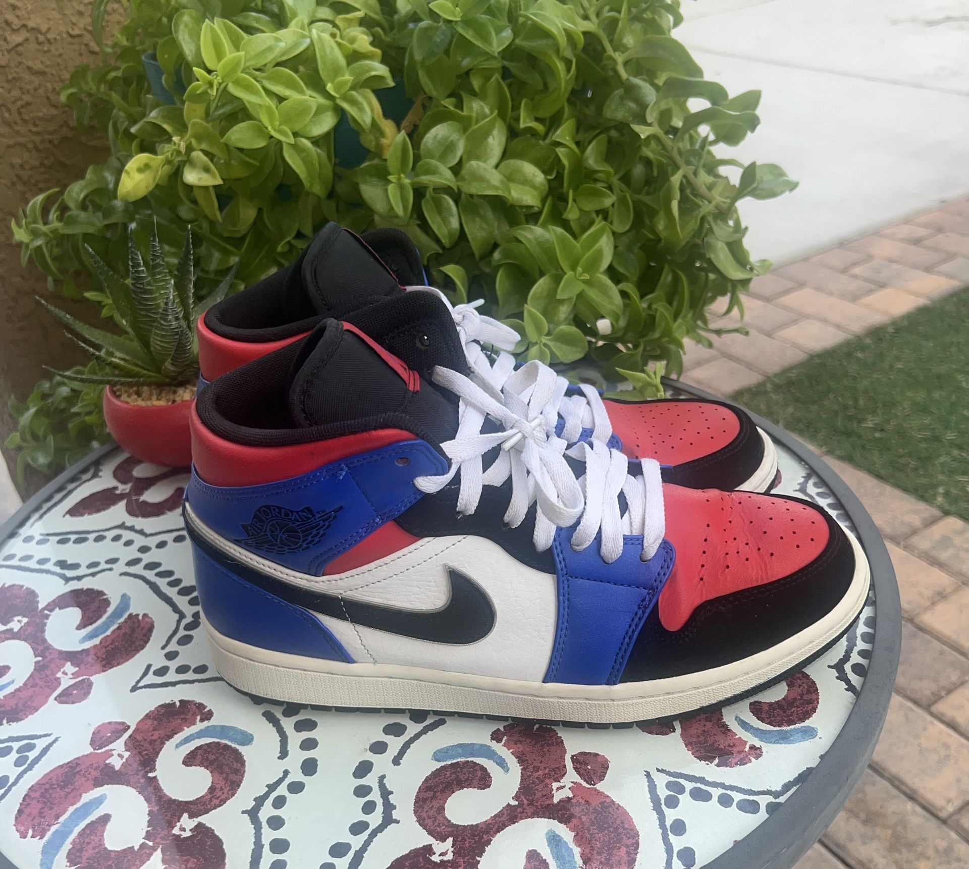 Men’s Size 9 - Air Jordan 1 Retro Mid Top 3
