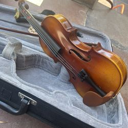 Violín Missing String 