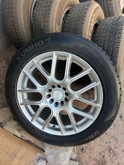 Silver Alloy Wheel with Kumho Crugen Tire