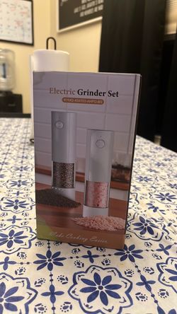 Electric Salt and Pepper Grinder Set