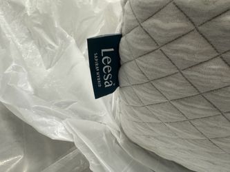 Leesa  Sapira Hybrid King Mattress 80% OFF