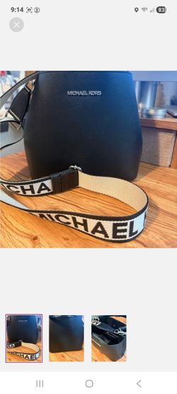 Michael kors small bag very cute