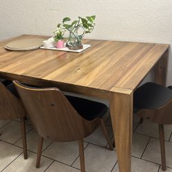 4 Dining Chairs