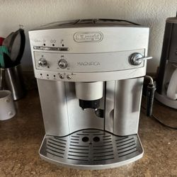 Delonghi  Magnifica Espresso Coffee maker machine