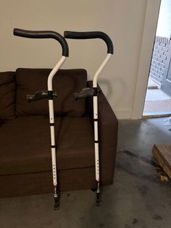 Medline Adjustable Underarm Crutches Pair