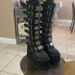 Demonía Boots