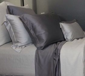 SDH Legna Classic Luxury Linens Queen Fitted Sheet with Pillowcases