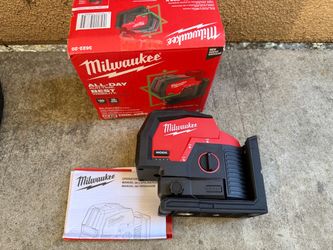 Milwaukee M12 Green 125 ft. Cross Line and Plumb Points Laser Level (Tool-Only)