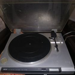 Akai Turntable Model AP-B1