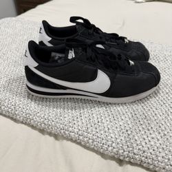 Nike Cortez 9.5