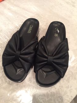 Size 8 Carlos Santana slip on sandals