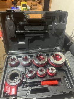 CENTRAL MACHINERY 3/8 in. to 2 in. Ratcheting Pipe Threader Set, 10-Piece