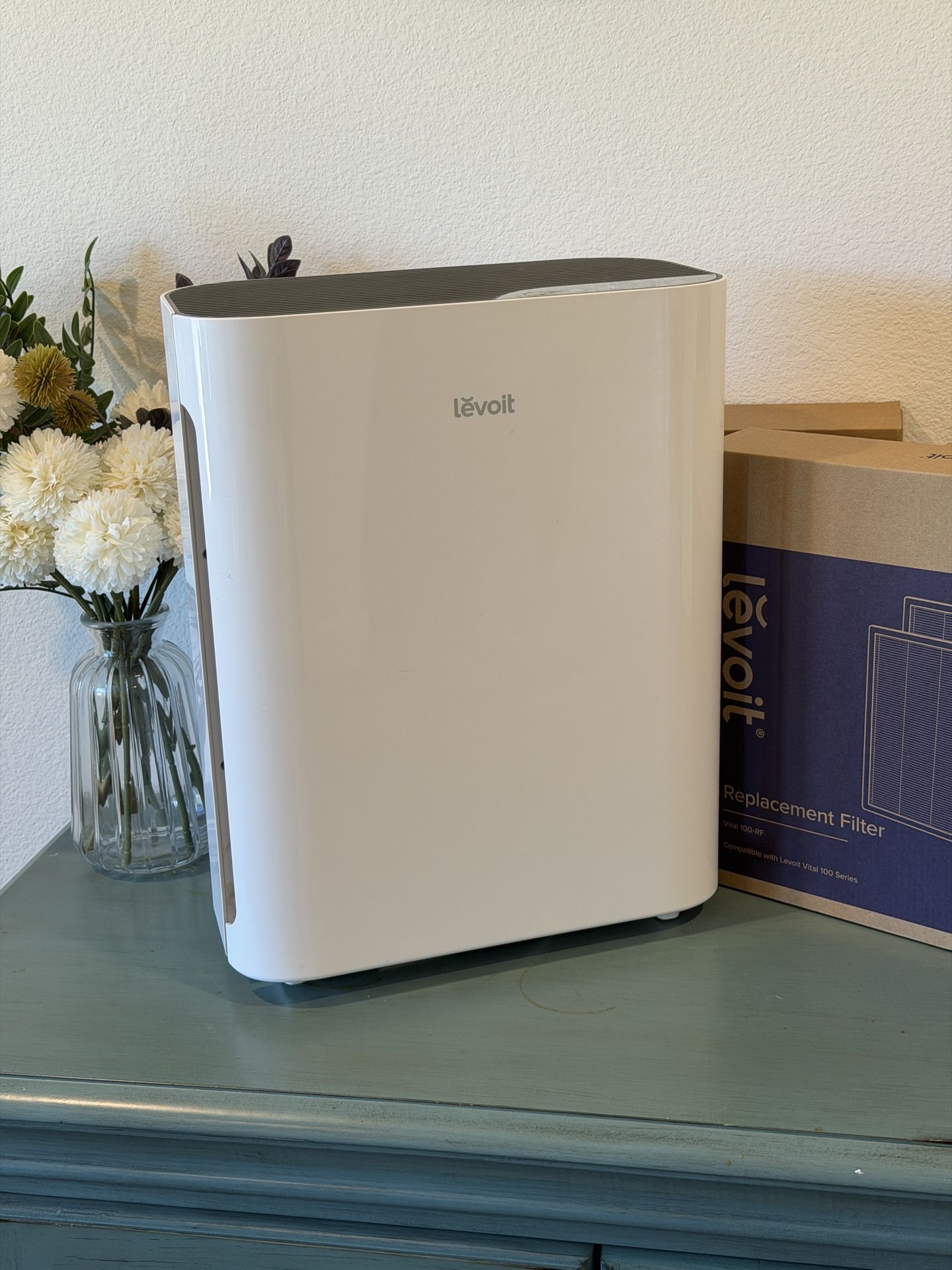 Levoit Air Purifier + 2 Brand-New Filters — Excellent Condition
