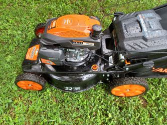 Lawn Mower yardmax Excellent Conditions rear wheels drive Self Propelled with 6 speeds transmission almost new