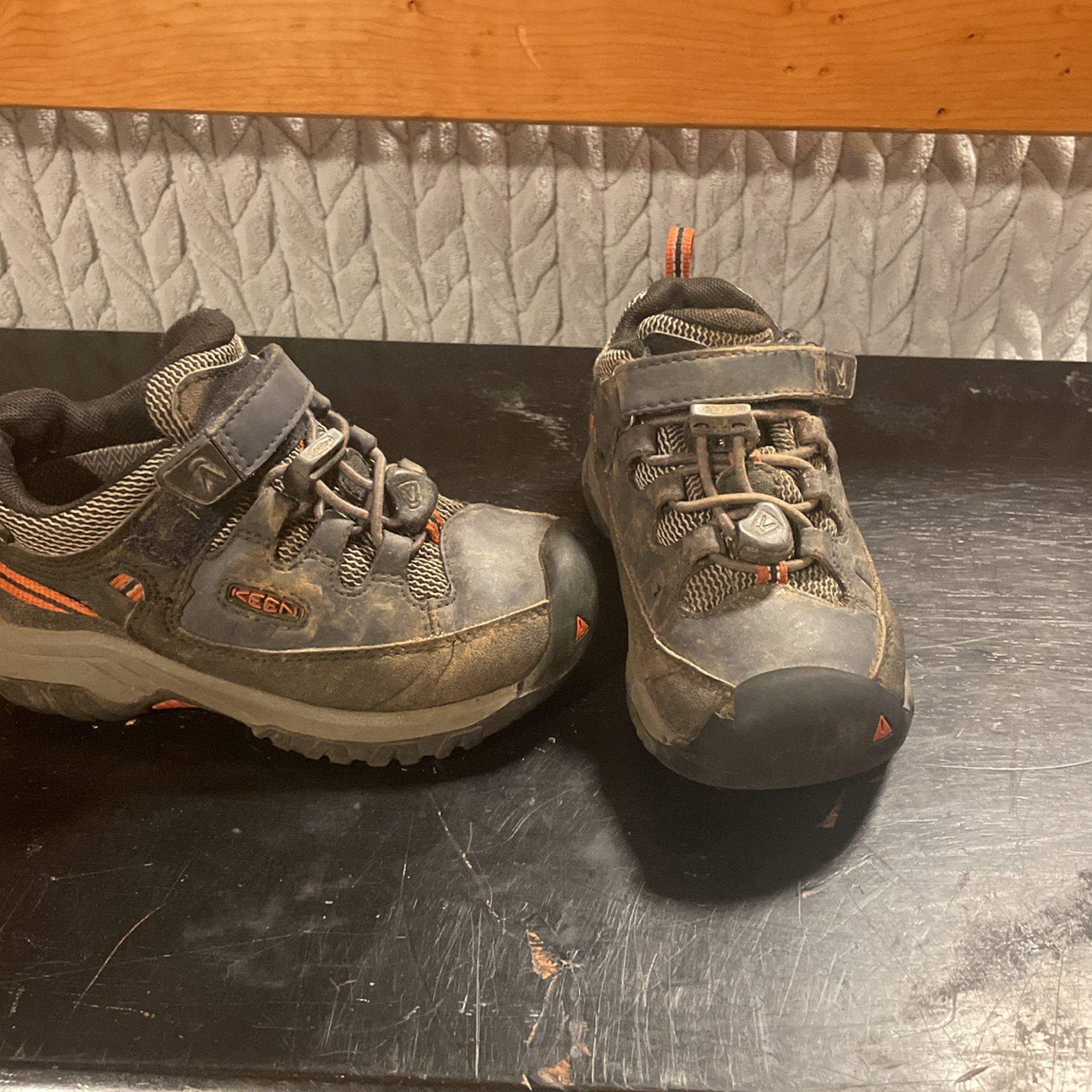 Keen Hiking Shoes For Toddler Size 8/9