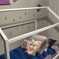White Wooden Twin Bed