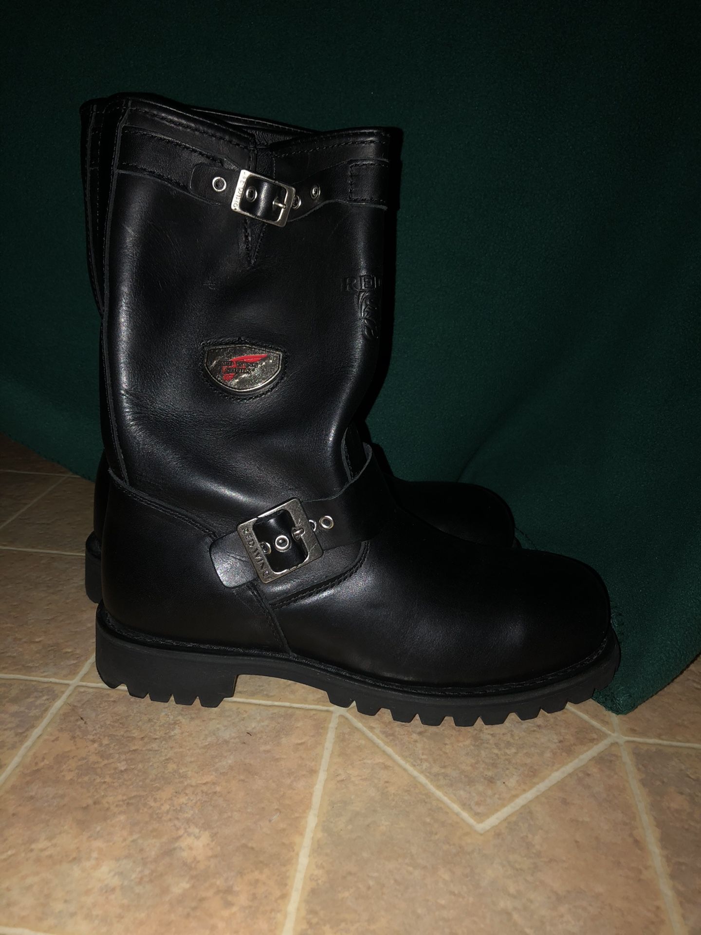 RED WING STEEL TOE BOOTS