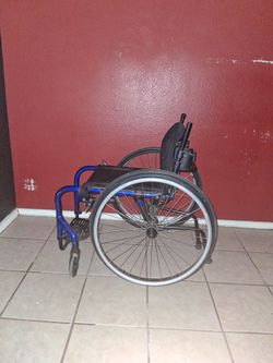 Quickie manual wheelchair children 5 Thur 10