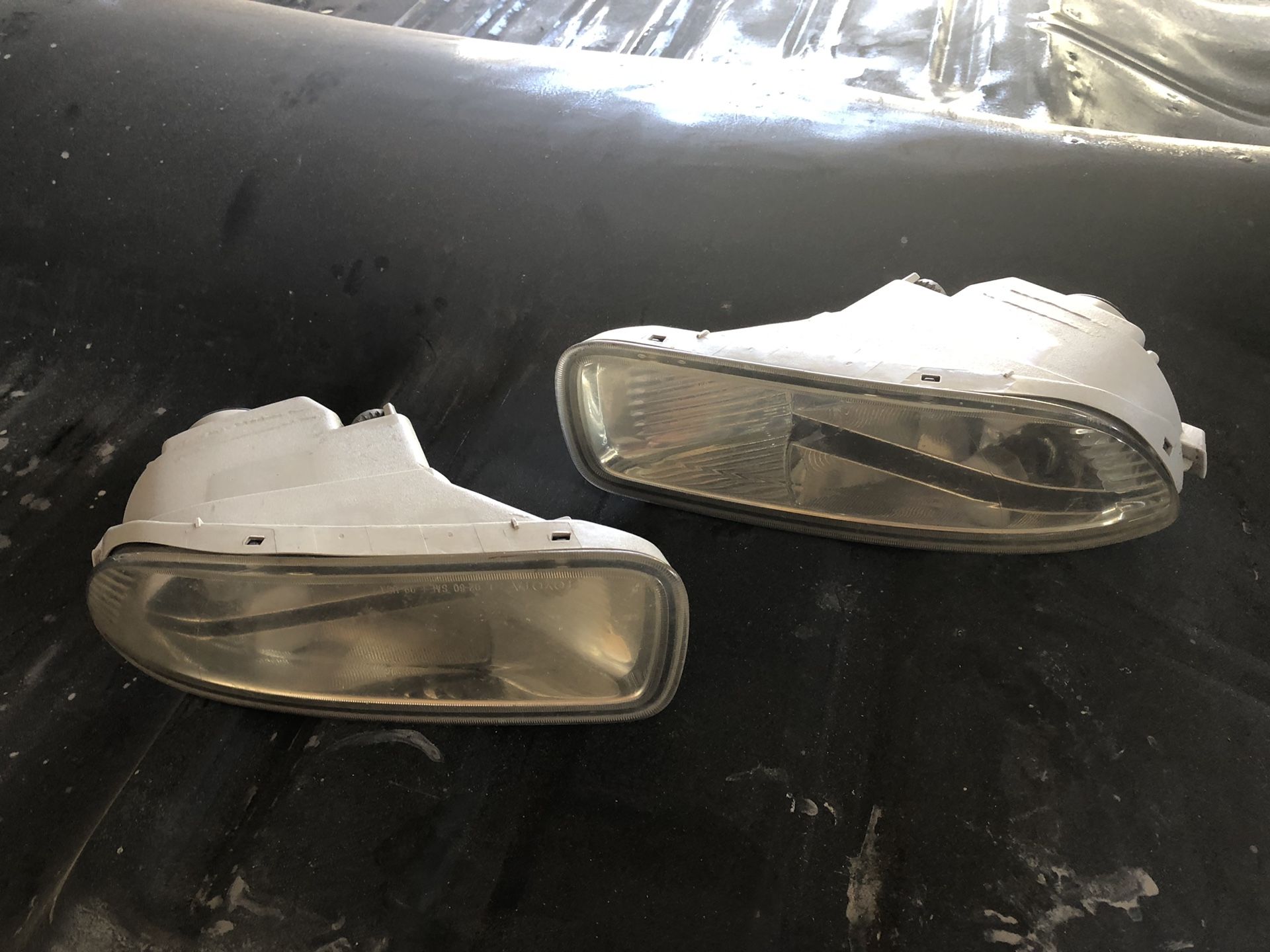 2003 Toyota Corolla fog ligth