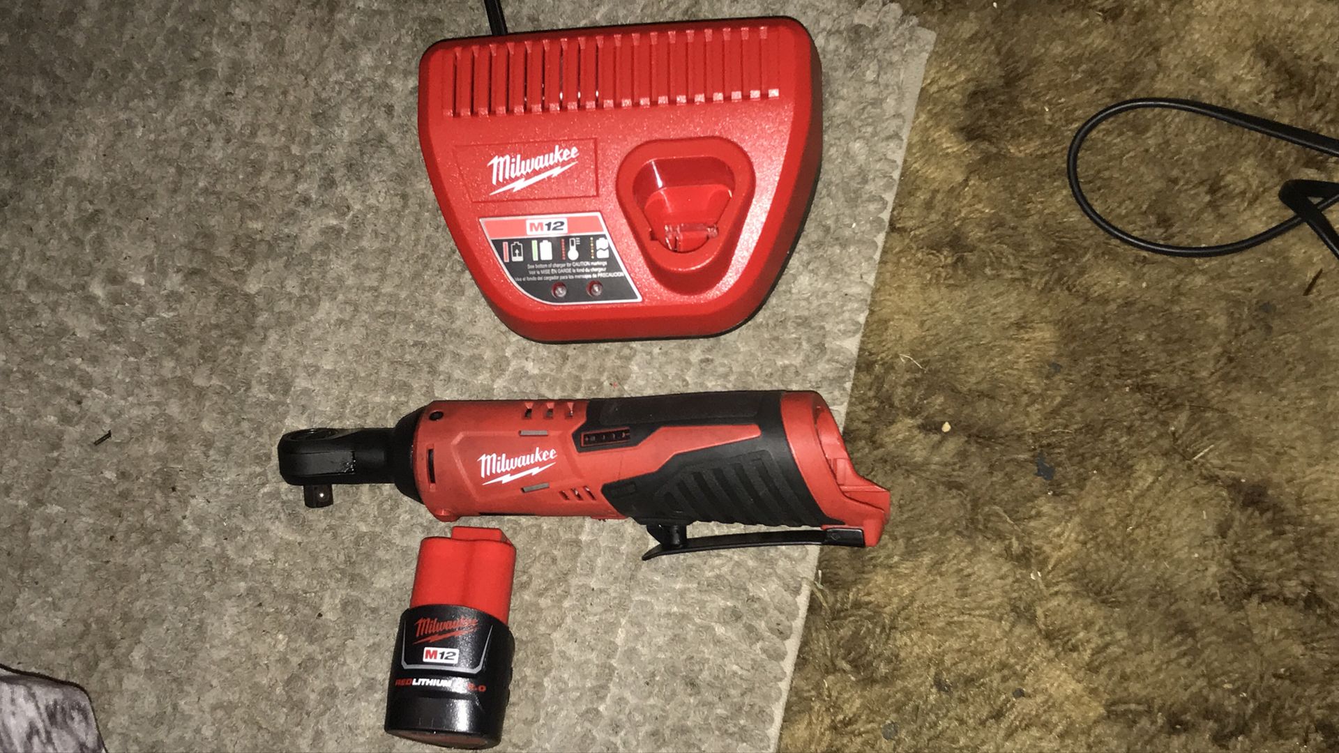 Milwaukee M 12 3/8 cordless Ratchet brand new only used once