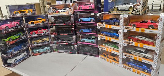 Jada die cast cars and pink slips cars porsche looking to sell as a set willing to piece out.. SEE DESCRIPTION BELOW